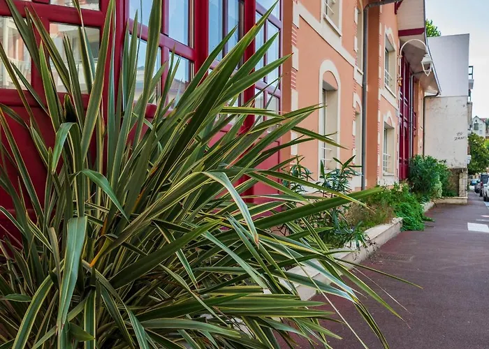 Lagrange - Résidence Jardin Mauresque 3*